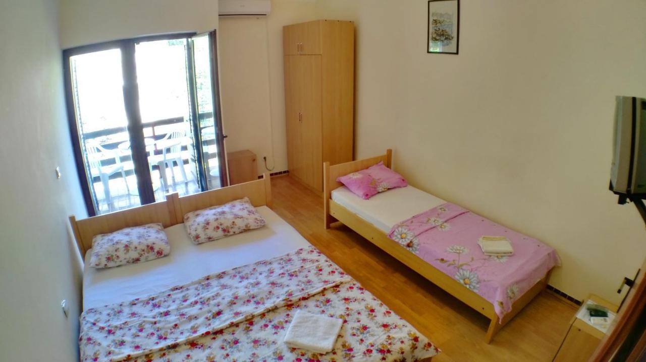 Guesthouse Obala Sutomore Luaran gambar